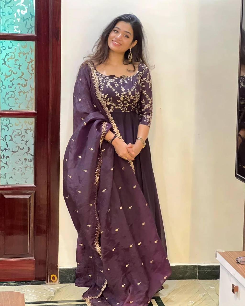 Elegant Vichitra Silk Anarkali Set 🌸✨