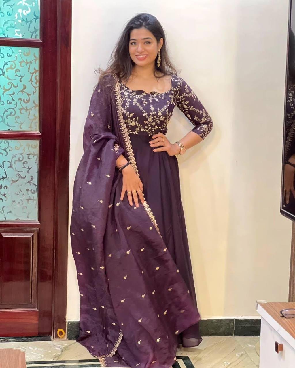 Elegant Vichitra Silk Anarkali Set 🌸✨