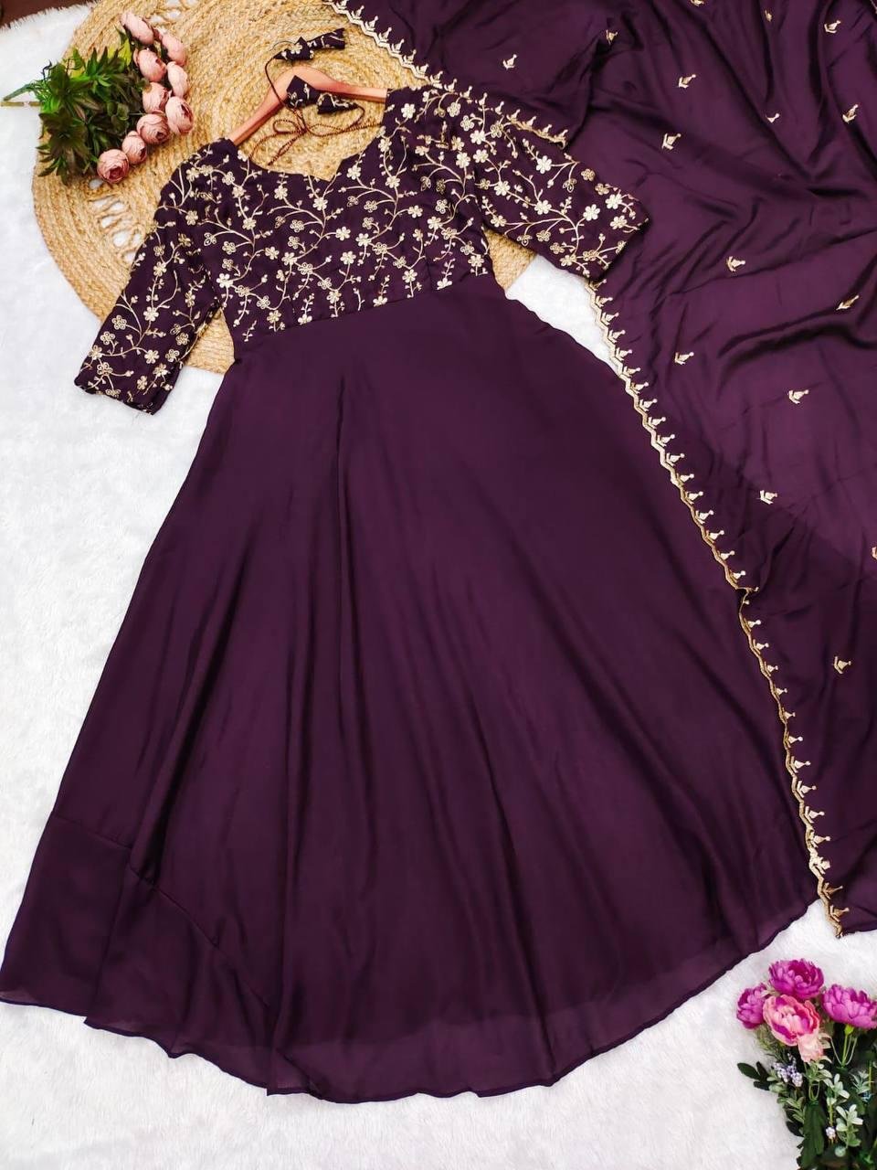 Elegant Vichitra Silk Anarkali Set 🌸✨