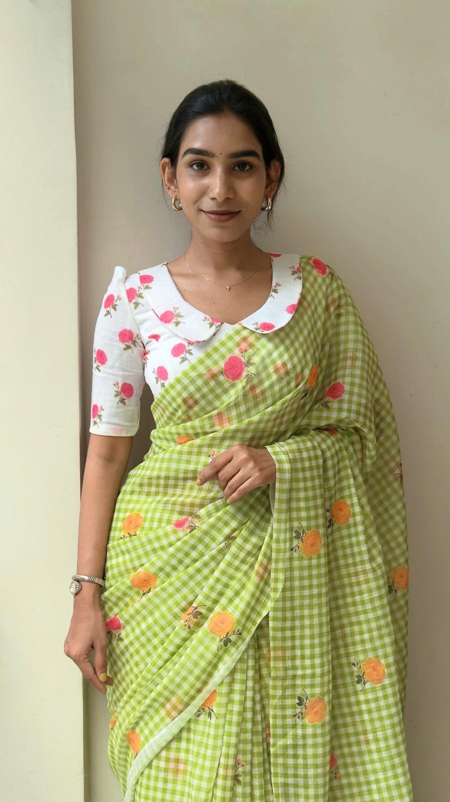 Checks Printed Saree with Floral blouse piece