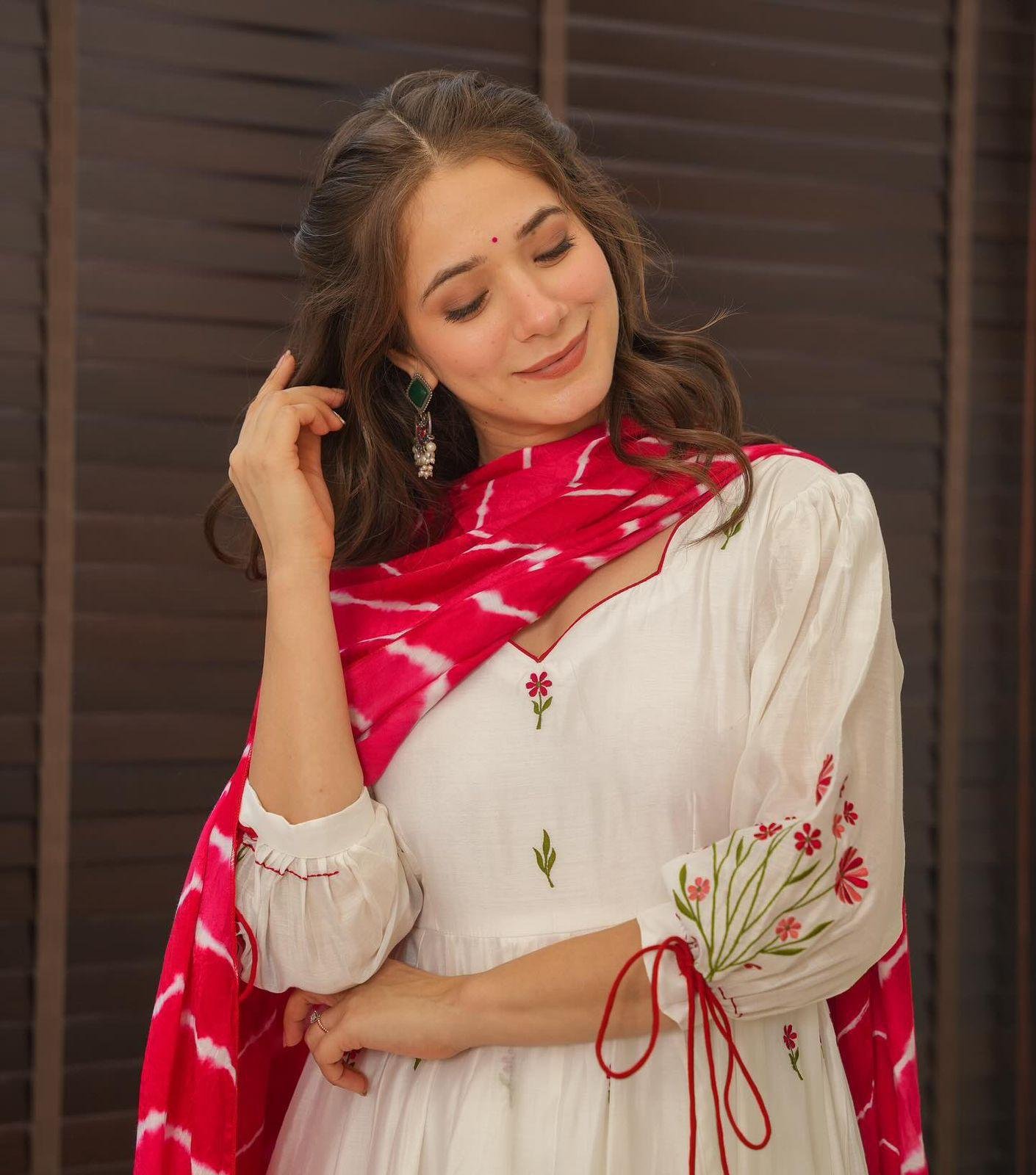 White fairytale Anarkali