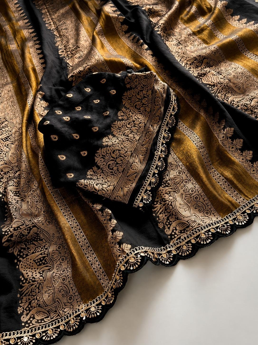 Famous Khadi tissue saree