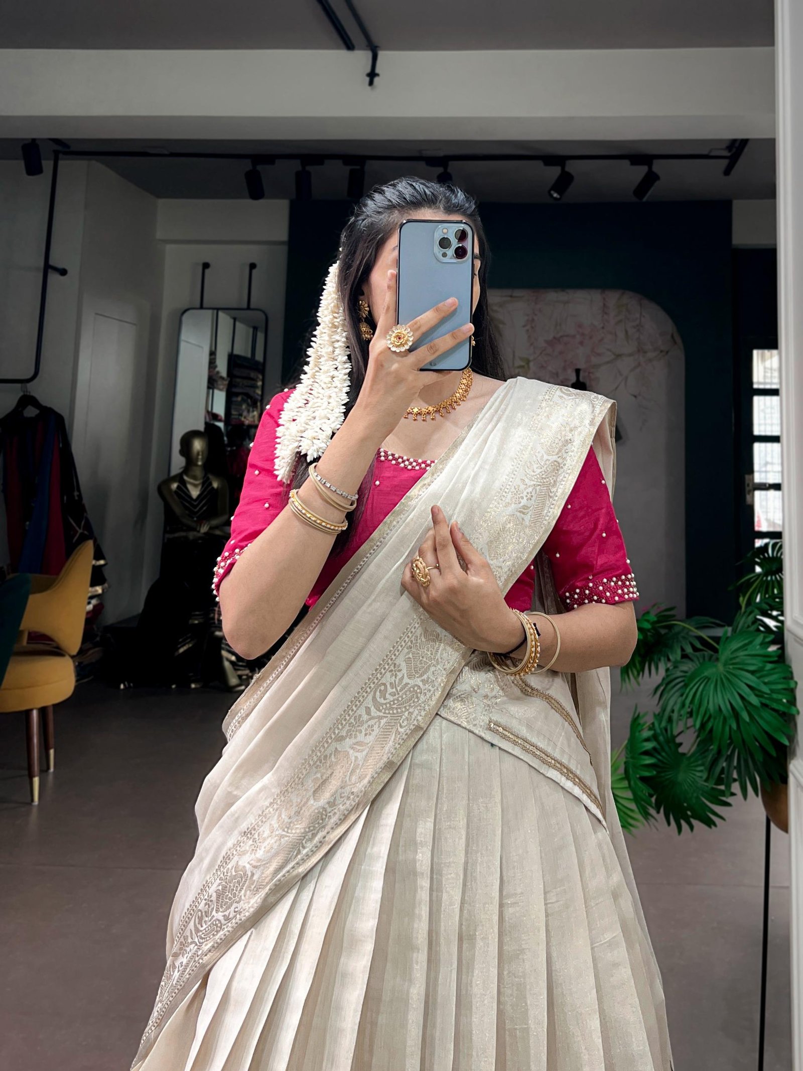 Onakkodi Semi stitched Halfsaree